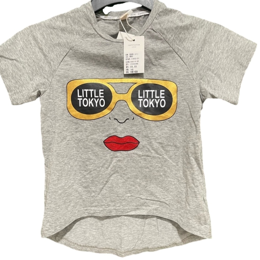 Girls Fashion Grey Graphic T-Shirt " Little Tokyo" Size Large